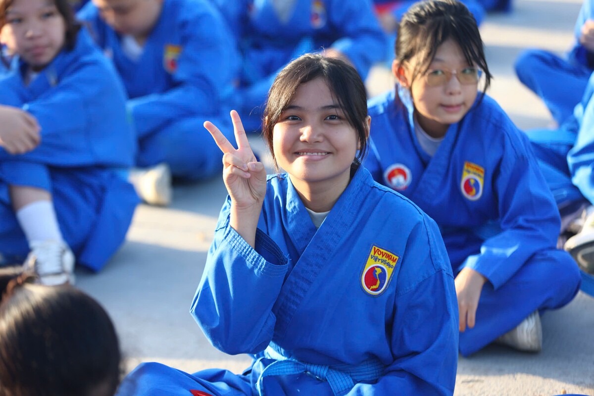 Thiếu nhi luyện đòn thế Vovinam